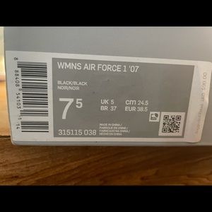 Women’s Air Force 1 07 only tired on never worn